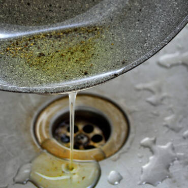 You Should Never Pour Hot Oil Down Your Sink Drain, and Here’s Why | Kitchener ON