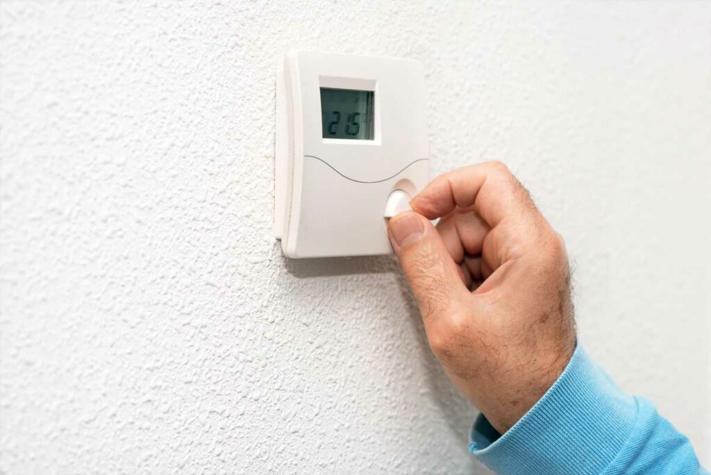 What’s the Distinction between Sensible & Programmable Thermostats?