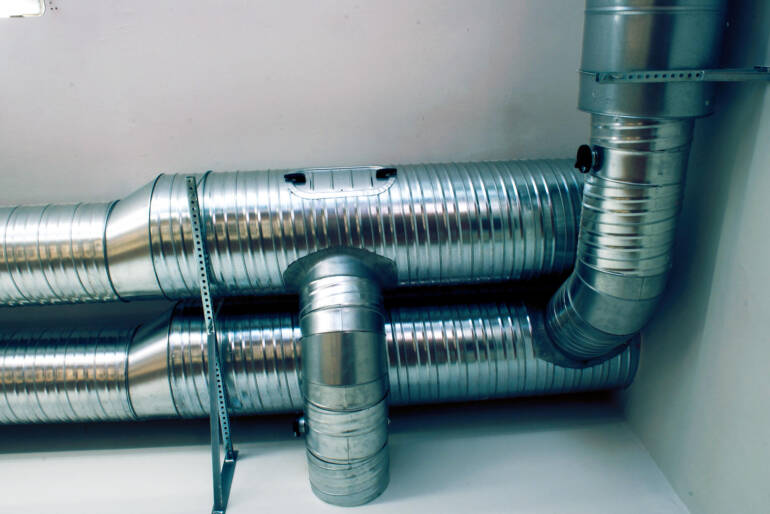 What Duct Cleansing Gear Do HVAC Professionals Use in Atlantic Seaside, FL?