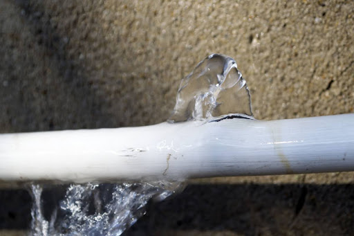 How to Keep Frozen Pipes From Bursting