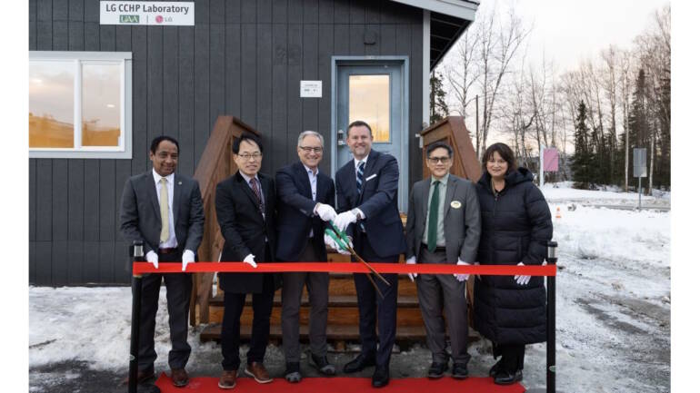 LG, University of Alaska Open Heat Pump Research Labs