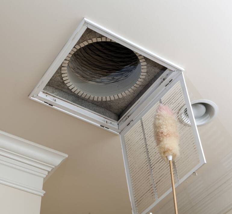 How Do Professionals Perform Duct Cleaning?