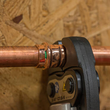 QuickFitting Partners with Grainger to Distribute SurePress Fittings