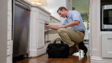 Need a Plumber for Garbage Disposal Repair in Des Moines?