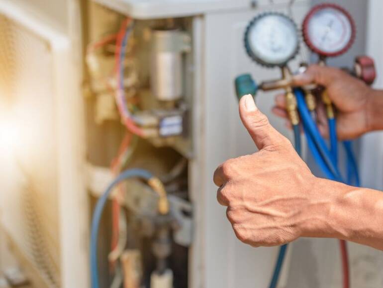 How Florida HVAC Systems Adjust During Winter Temperature Swings in Longwood, FL