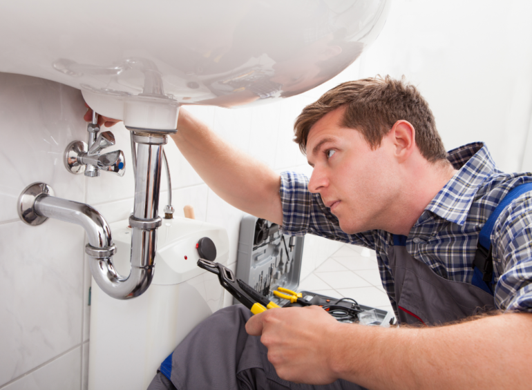 Call a Plumber vs DIY? When to Call a Plumber in Fort Wayne