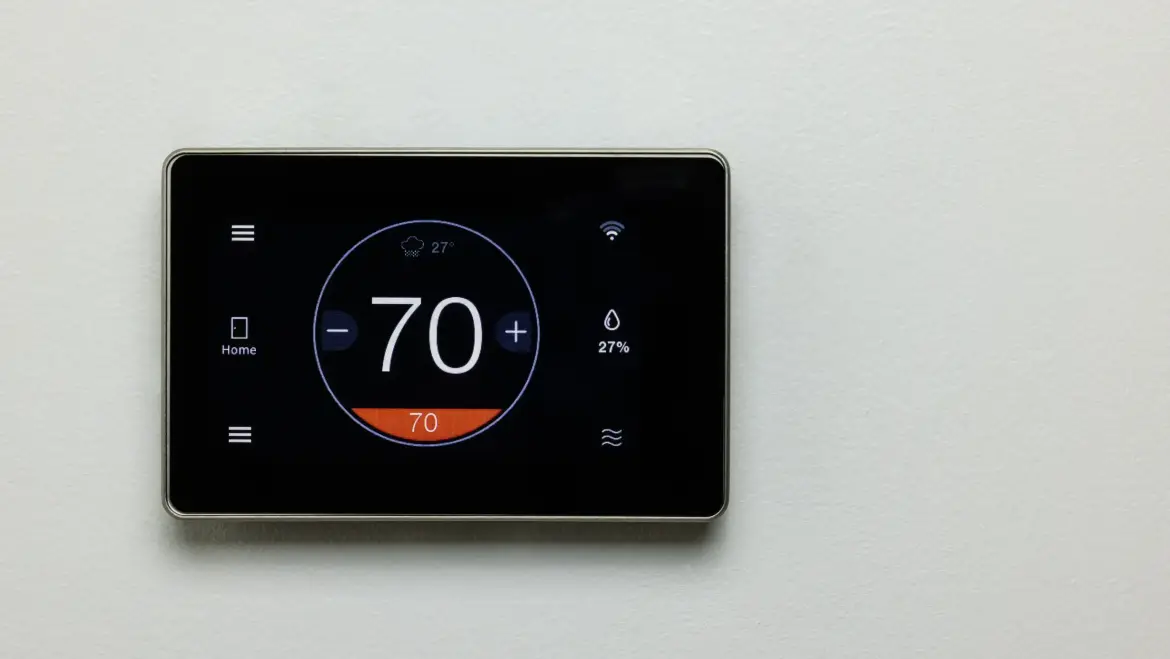 How to Make Sure the Thermostat on Your Furnace Is Correctly Calibrated for Winter