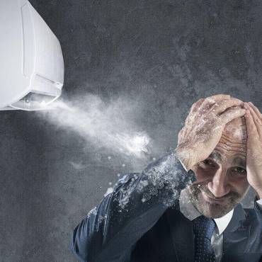 AC Refrigerant Leak: Signs and Solutions