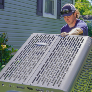 Why Fast Service From Local HVAC Contractors Matters When Your AC Goes Out