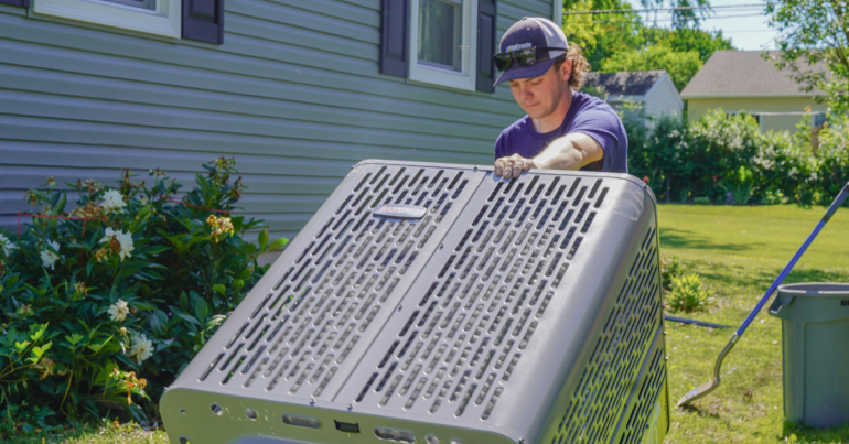 Why Fast Service From Local HVAC Contractors Matters When Your AC Goes Out