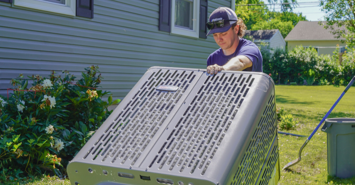 Why Fast Service From Local HVAC Contractors Matters When Your AC Goes Out