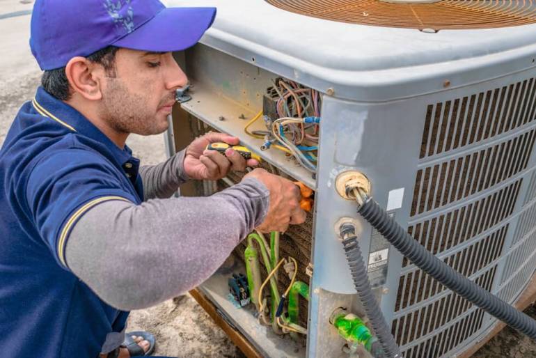 AC Repair vs Maintenance: Costs and Timing Tips