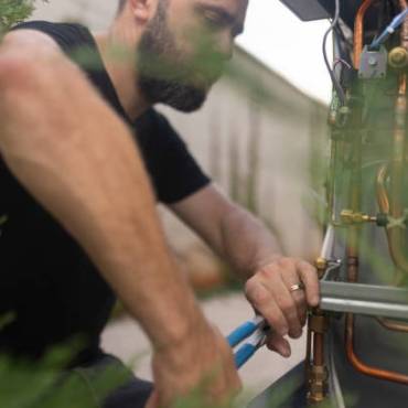 Is It Time for a New AC? Lifespan Guide for FL Systems
