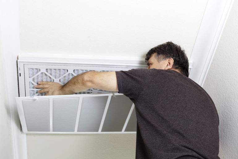 Dirty AC Filter in Florida? Causes, Signs & Replacement Tips