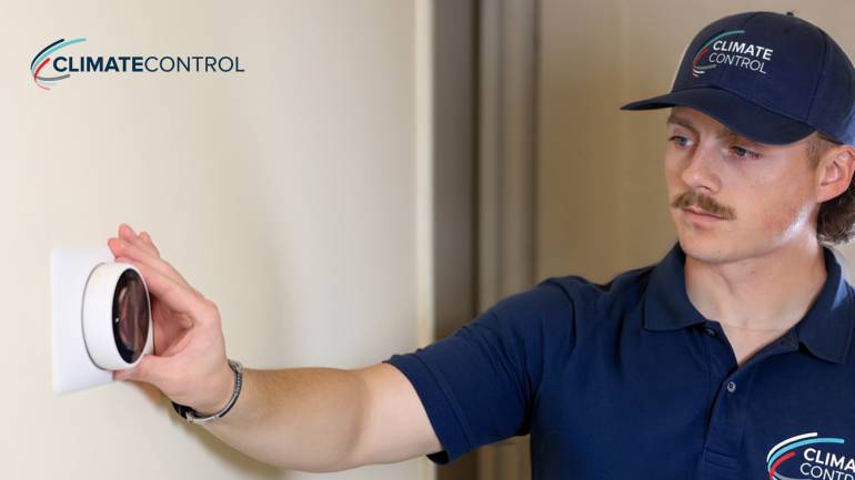 How Smart Thermostats Help You Monitor Your HVAC System From Anywhere 