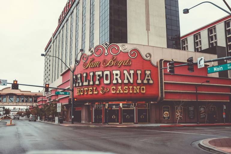 Cellphone Members Explore Happy Hour Titles Seamlessly Through Any Device. — RO Spin to Win Player Cazino