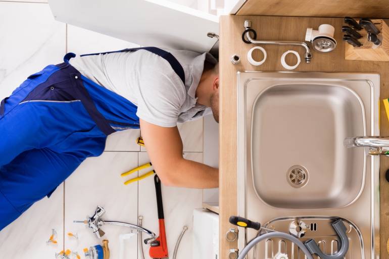 Warning Signs of a Plumbing Leak in Your Tennessee Home